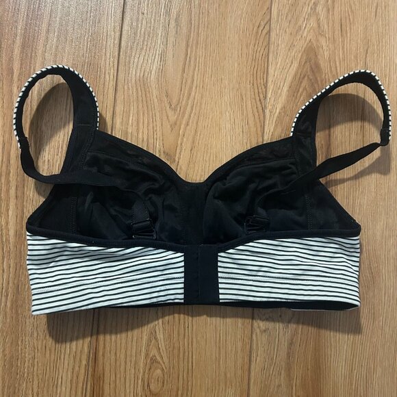 34C Lululemon Ta Ta Tamer II Hyper Stripe Angel Wing Bra Logo Black White EUC - Picture 3 of 5